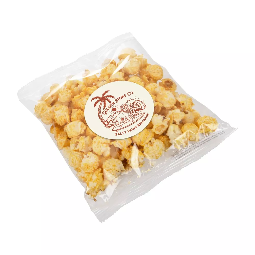 Transparant zakje met zoute popcorn