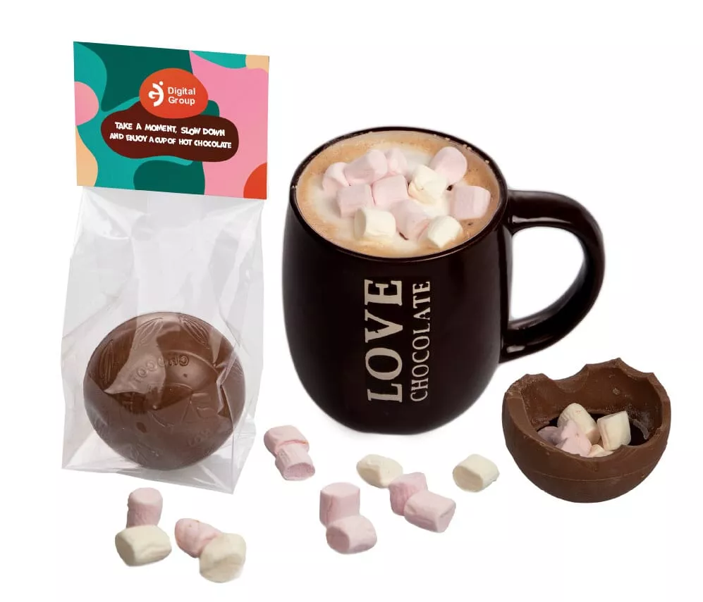 Warme chocolademelk-bal