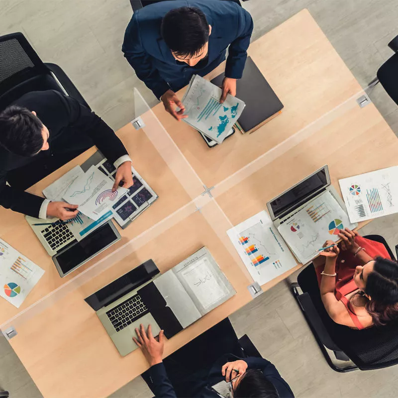 Bureau Dividers Plexiglas (compleet voor 4 werkplekken)